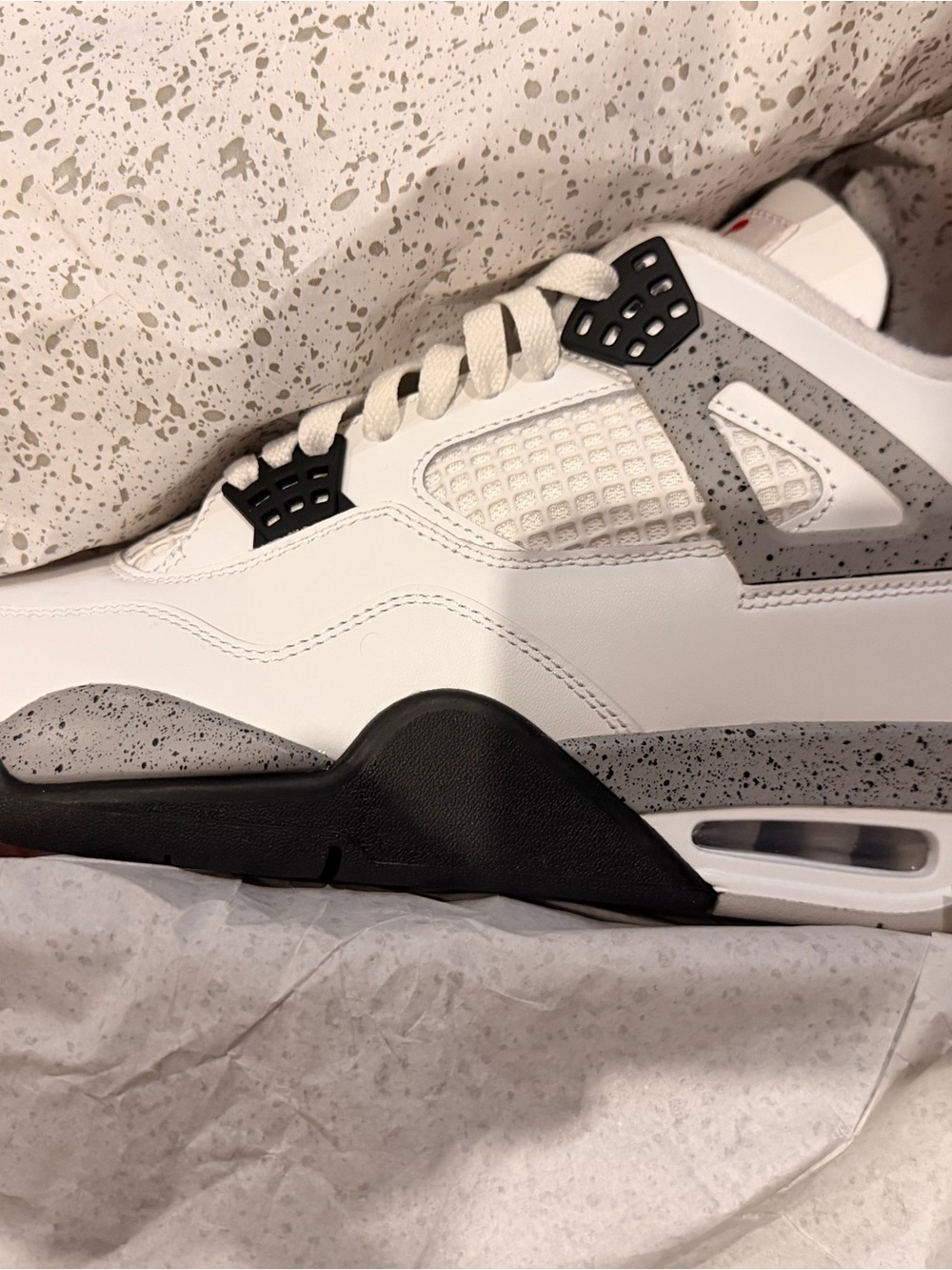 Jordan Men’s White Cement Air Jordan 4 10.5 - Picture 2 of 3